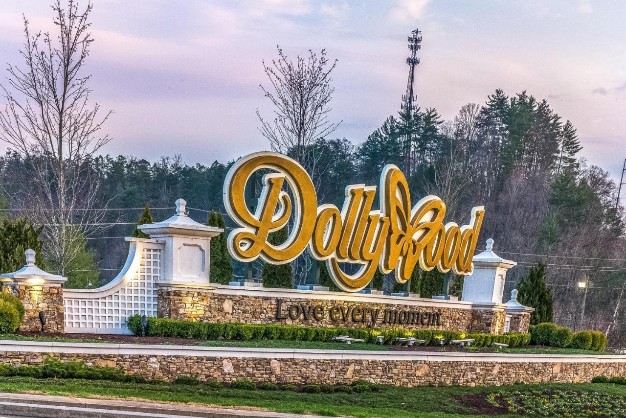 Holly Berry Villa Pigeon Forge Exterior photo